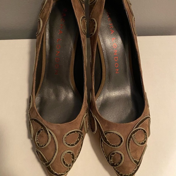 Sasha London Pumps (Taupe Suede) - Picture 7 of 8